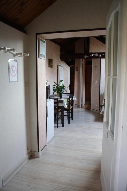 Chaptelat Chambre D'Hotes Les Chenes الغرفة الصورة
